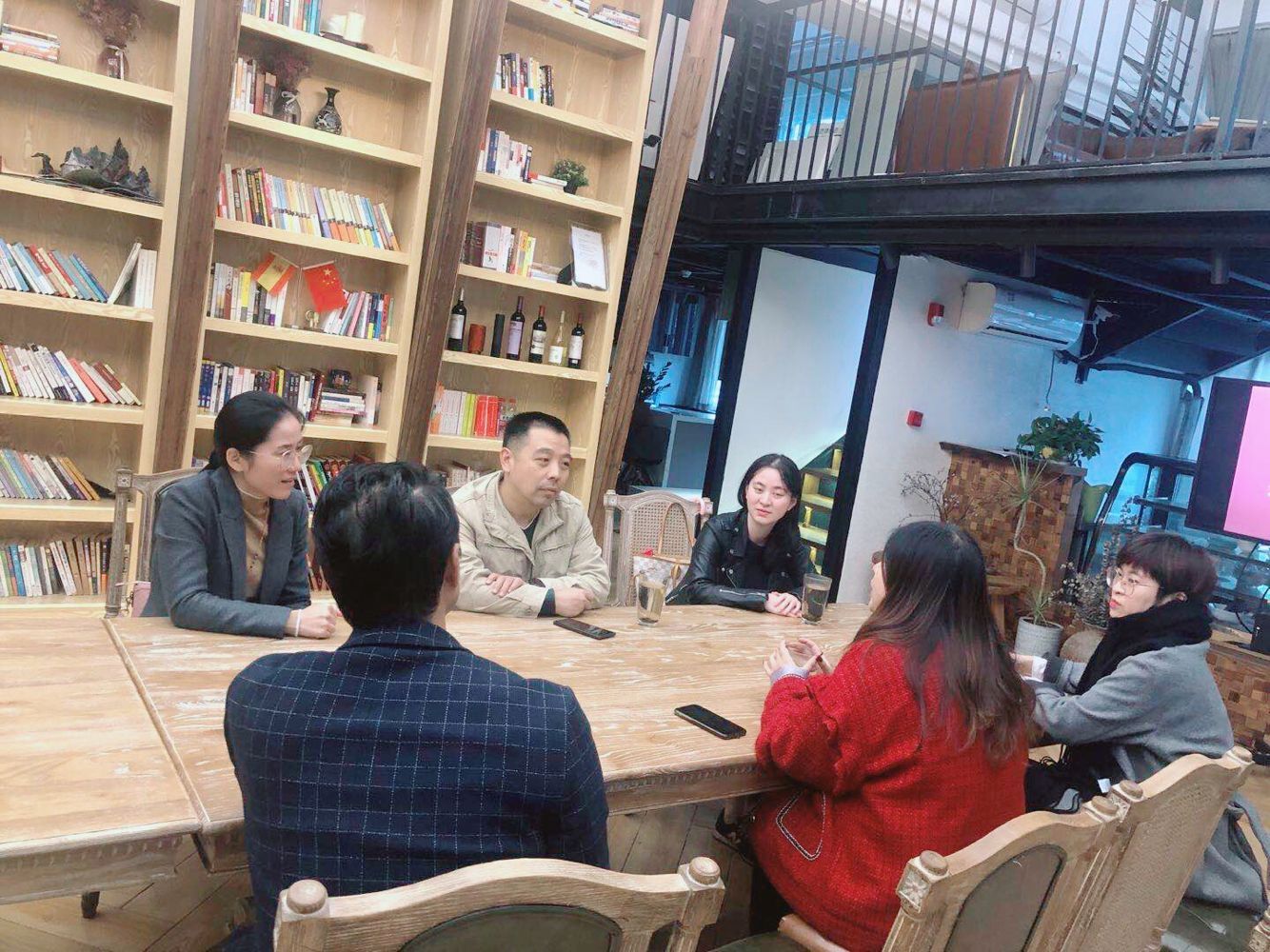 外国语学院与重庆嘉润腾外语培训学校共建实习基地，助力外语人才培养与信息咨询服务发展